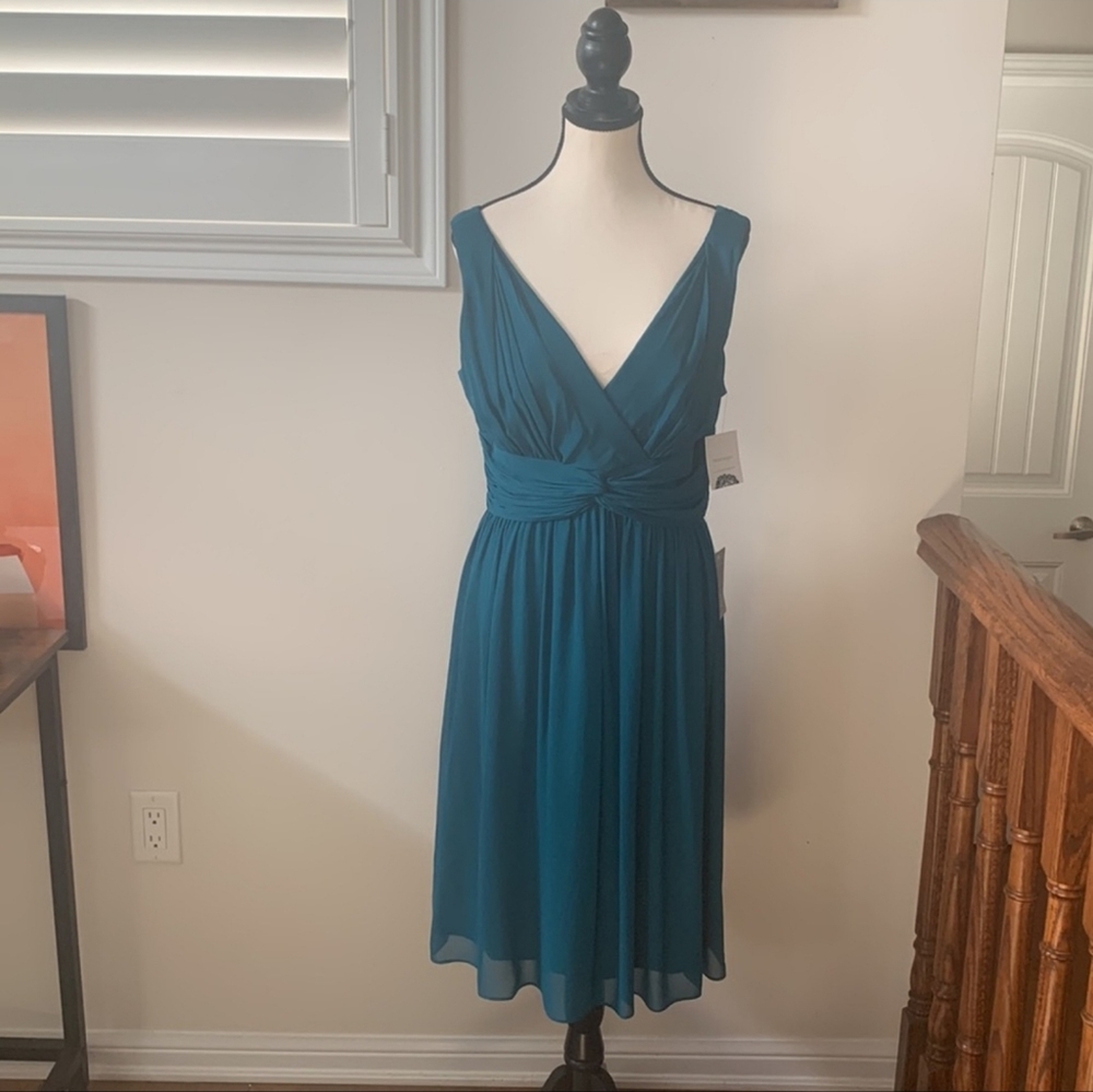 NWT, 100% silk, Donna Morgan, Teal midi length A-line dress